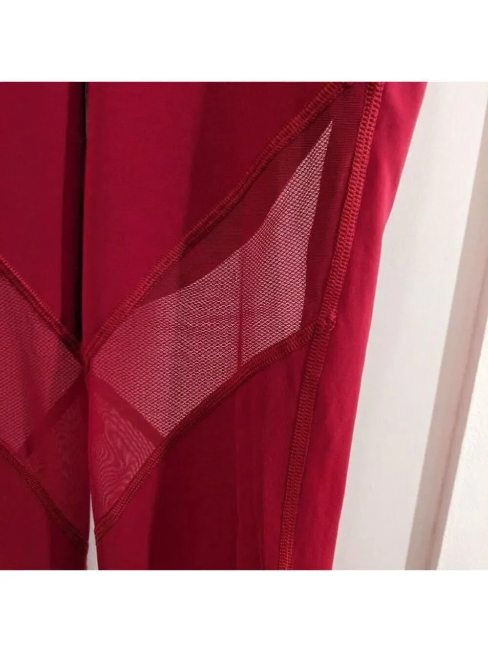 Lululemon X Barrys | Stronger as One Tight 25" in Ruby Red - Picture 5 of 15